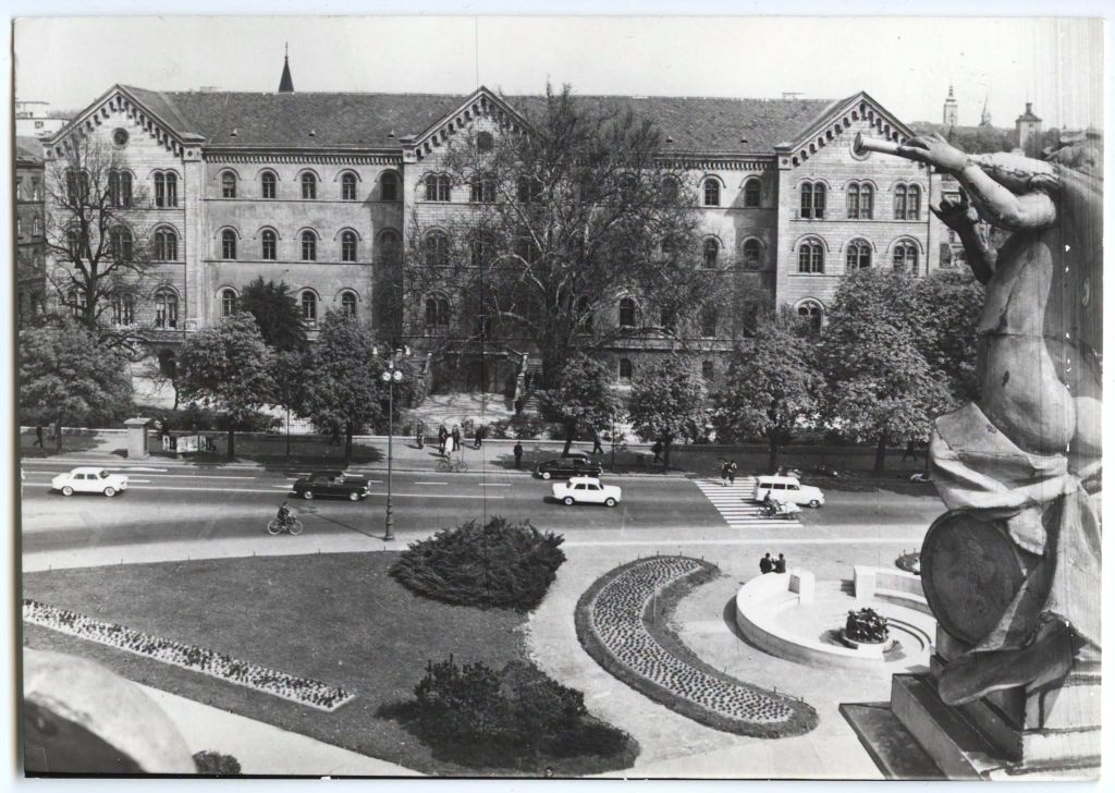 Sveučilište u Zagrebu, razglednica iz šezdesetih